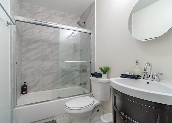 2br Escape With Optional Parking Near Mccormick Place, Navy Pier, Shedd Aquarium, And Millennium Park Apartment