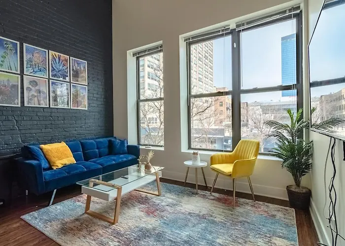 Apartment 2br Escape With Optional Parking Near Mccormick Place, Navy Pier, Shedd Aquarium, And Millennium Park Chicago