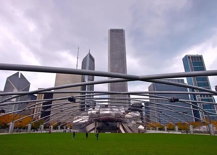 2br Escape With Optional Parking Near Mccormick Place, Navy Pier, Shedd Aquarium, And Millennium Park Chicago