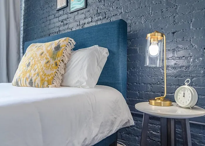 2br Escape With Optional Parking Near Mccormick Place, Navy Pier, Shedd Aquarium, And Millennium Park