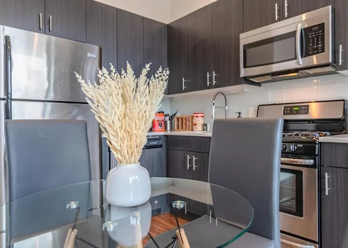 2br Escape With Optional Parking Near Mccormick Place, Navy Pier, Shedd Aquarium, And Millennium Park Apartment *