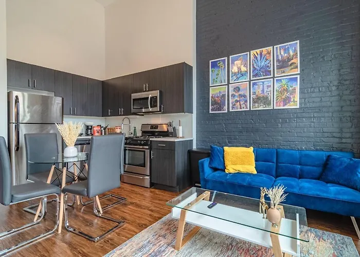 2br Escape With Optional Parking Near Mccormick Place, Navy Pier, Shedd Aquarium, And Millennium Park
